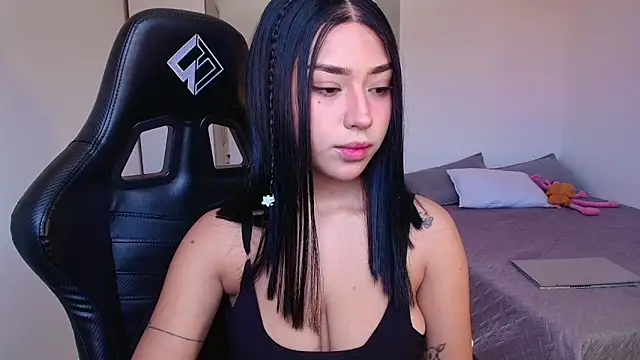 EmilyPaynne online show from January 12, 6:16 pm