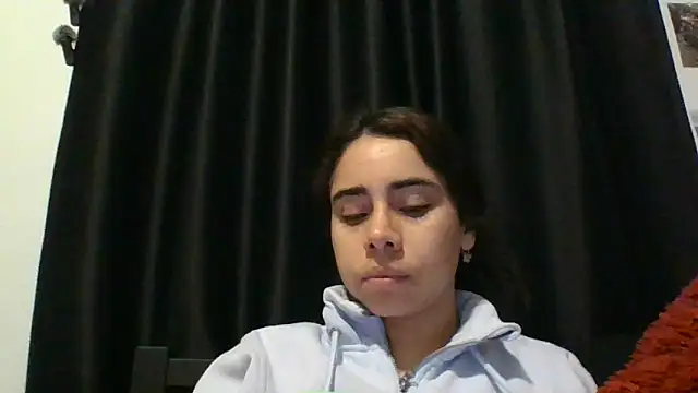 catrinasexy19 online show from March 18, 7:10 pm