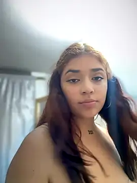 Snapshot of JoselinFlower_ chatting on December 3, 7:43 am JoselinFlower online show from December 3, 7:43 am
