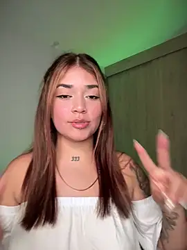 Snapshot of JoselinFlower_ chatting on December 13, 4:22 am JoselinFlower online show from December 13, 4:22 am