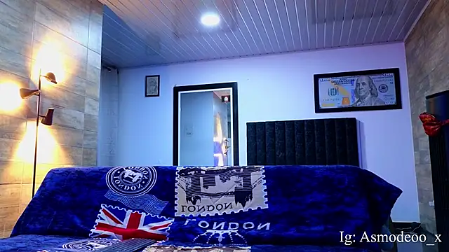 Snapshot of AsmodeoCox chatting on September 11, 6:13 am AsmodeoCox online show from September 11, 6:13 am