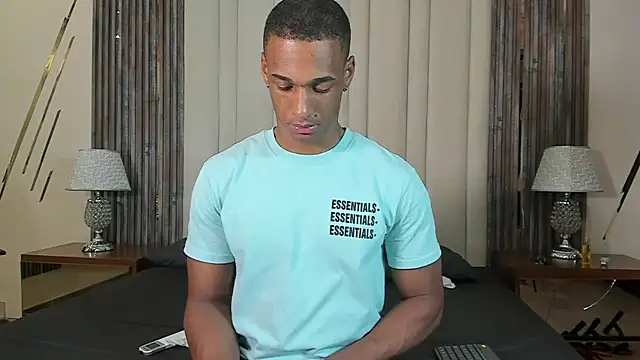 Snapshot of Malkongarcia chatting on May 15, 9:11 pm Malkongarcia online show from May 15, 9:11 pm