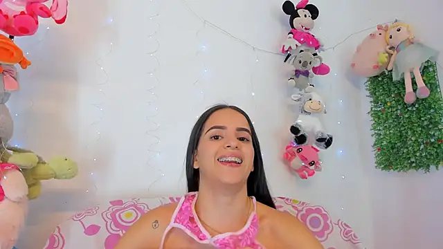 emilyclay 1 online show from January 10, 7:43 am