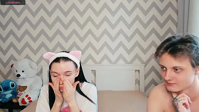 Snapshot of shaameless chatting on December 4, 9:51 am shaameless online show from December 4, 9:51 am