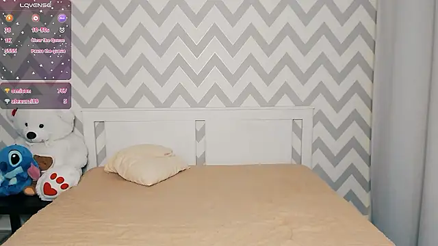 Snapshot of shaameless chatting on December 8, 10:47 pm shaameless online show from December 8, 10:47 pm