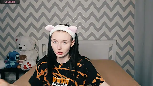 Snapshot of shaameless chatting on December 14, 8:08 pm shaameless online show from December 14, 8:08 pm