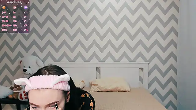 Snapshot of shaameless chatting on January 5, 1:15 pm shaameless online show from January 5, 1:15 pm