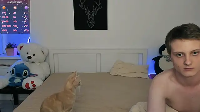 Snapshot of shaameless chatting on February 14, 5:46 pm shaameless online show from February 14, 5:46 pm