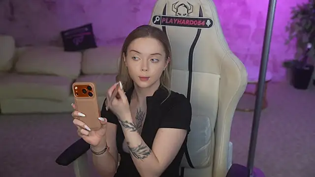 Snapshot of Cassy-Celestial_ chatting on May 21, 7:59 am Cassy-Celestial online show from May 21, 7:59 am