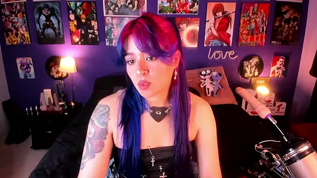 Snapshot of anne_cross chatting on January 30, 1:55 am anne cross online show from January 30, 1:55 am