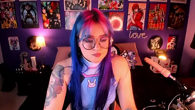 Snapshot of anne_cross chatting on February 11, 1:31 am anne cross online show from February 11, 1:31 am