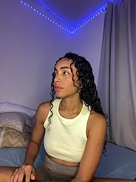 Snapshot of nicoleebony1 chatting on February 28, 9:33 pm nicoleebony1 online show from February 28, 9:33 pm