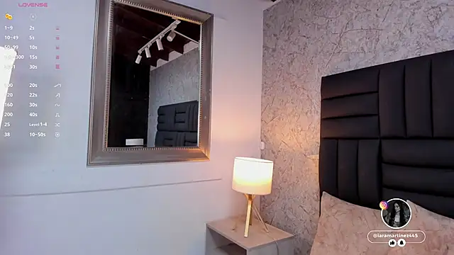 Snapshot of iara_martinez chatting on October 12, 11:42 am iara martinez online show from October 12, 11:42 am