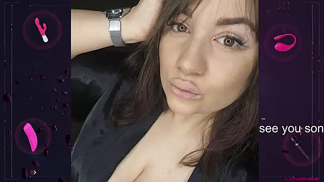 Snapshot of Tracy_Sergio209 chatting on December 18, 10:51 am Tracy Sergio209 online show from December 18, 10:51 am