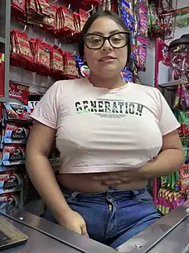 Snapshot of Sol_biglips chatting on December 7, 8:27 pm Sol biglips online show from December 7, 8:27 pm