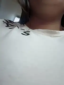 Snapshot of Sol_biglips chatting on December 22, 5:21 pm Sol biglips online show from December 22, 5:21 pm