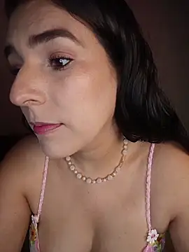 Snapshot of selem_hadid chatting on February 14, 9:11 pm selem hadid online show from February 14, 9:11 pm