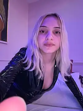 Snapshot of Alice_Lima chatting on May 8, 4:07 am Alice Lima online show from May 8, 4:07 am