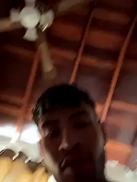 Snapshot of tom_thick chatting on October 28, 7:05 pm tom thick online show from October 28, 7:05 pm