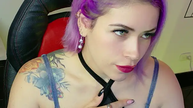 Natalia Montoya online show from June 7, 8:18 am