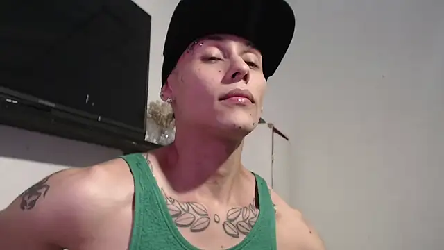 Snapshot of bix_couples chatting on November 4, 2:54 am bix couples online show from November 4, 2:54 am