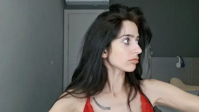 exotic brunettee online show from December 2, 1:02 pm