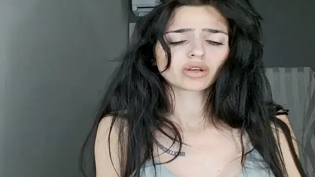exotic brunettee online show from December 3, 2:49 pm