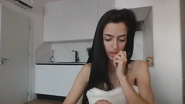 exotic brunettee online show from January 4, 1:31 pm