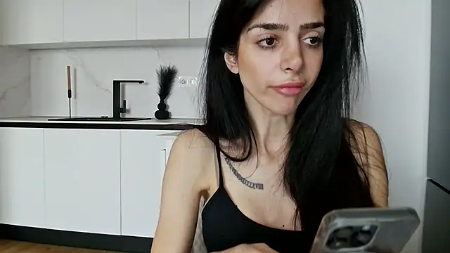 exotic brunettee online show from February 5, 7:39 am