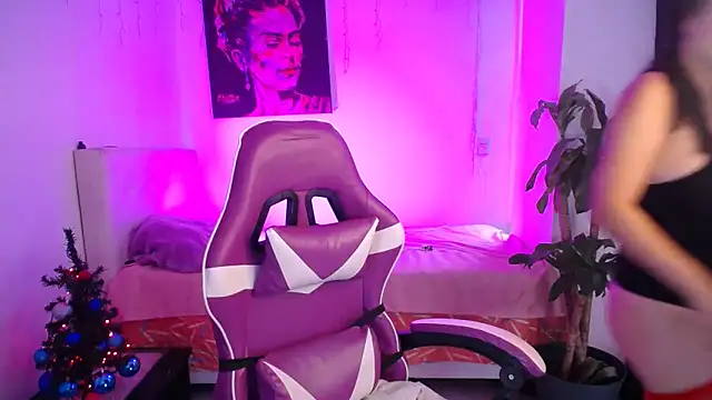 esmeraldaa230 online show from December 20, 7:54 pm