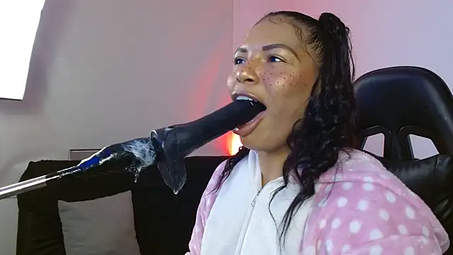 Snapshot of Anabel693 chatting on March 19, 11:39 am Anabel693 online show from March 19, 11:39 am