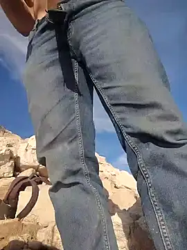 Snapshot of FloppyPickle4u chatting on February 8, 11:24 pm FloppyPickle4u online show from February 8, 11:24 pm