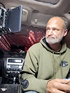 Snapshot of FloppyPickle4u chatting on February 17, 4:48 pm FloppyPickle4u online show from February 17, 4:48 pm