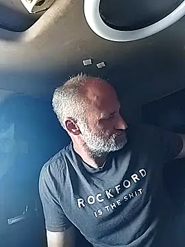 Snapshot of FloppyPickle4u chatting on February 19, 5:27 pm FloppyPickle4u online show from February 19, 5:27 pm