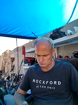 Snapshot of FloppyPickle4u chatting on February 20, 7:19 pm FloppyPickle4u online show from February 20, 7:19 pm