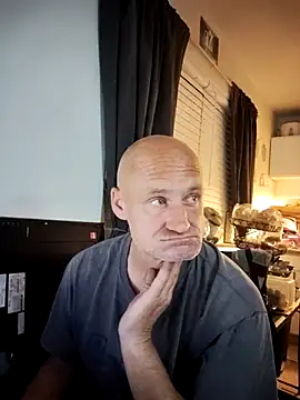 Snapshot of FloppyPickle4u chatting on February 25, 8:47 am FloppyPickle4u online show from February 25, 8:47 am