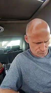 Snapshot of FloppyPickle4u chatting on February 28, 10:39 pm FloppyPickle4u online show from February 28, 10:39 pm