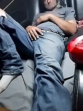 Snapshot of FloppyPickle4u chatting on March 2, 11:31 pm FloppyPickle4u online show from March 2, 11:31 pm