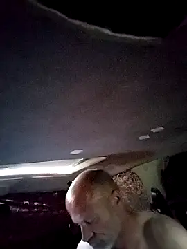 Snapshot of FloppyPickle4u chatting on March 6, 10:47 pm FloppyPickle4u online show from March 6, 10:47 pm