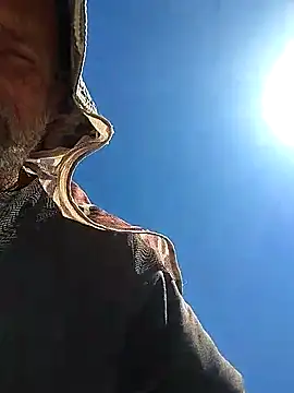 Snapshot of FloppyPickle4u chatting on March 9, 9:25 pm FloppyPickle4u online show from March 9, 9:25 pm