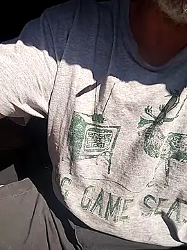 Snapshot of FloppyPickle4u chatting on March 18, 6:04 pm FloppyPickle4u online show from March 18, 6:04 pm