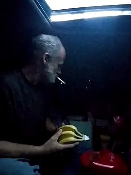 Snapshot of FloppyPickle4u chatting on September 12, 1:55 pm FloppyPickle4u online show from September 12, 1:55 pm