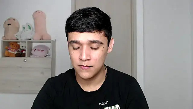 kaiine190 online show from December 19, 6:42 am