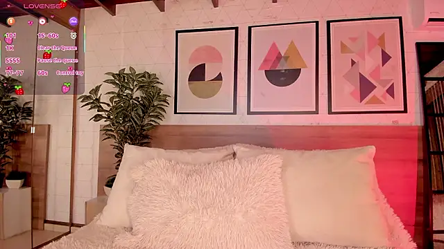 LunaRuso online show from February 28, 7:37 pm