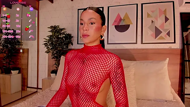 LunaRuso online show from March 30, 7:48 pm