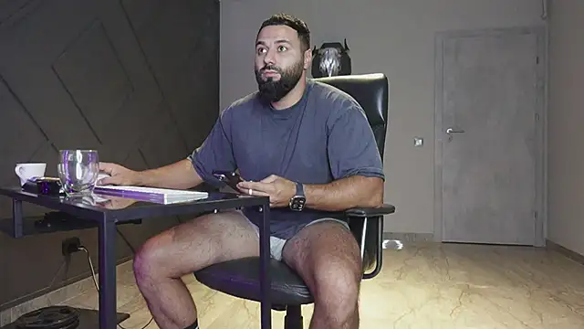 mattmasterss online show from October 7, 9:23 pm