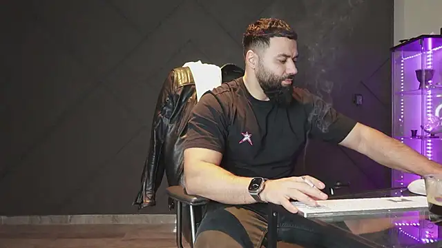 mattmasterss online show from February 28, 8:10 pm