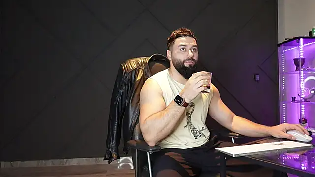 mattmasterss online show from April 14, 6:36 pm