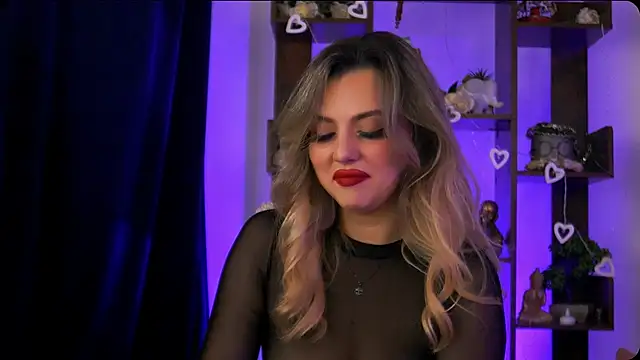 Snapshot of Bailey_Evans chatting on November 22, 4:44 am Bailey Evans online show from November 22, 4:44 am