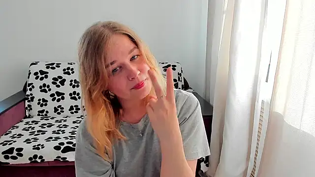 Snapshot of AlicePopsy chatting on June 21, 5:04 pm AlicePopsy online show from June 21, 5:04 pm